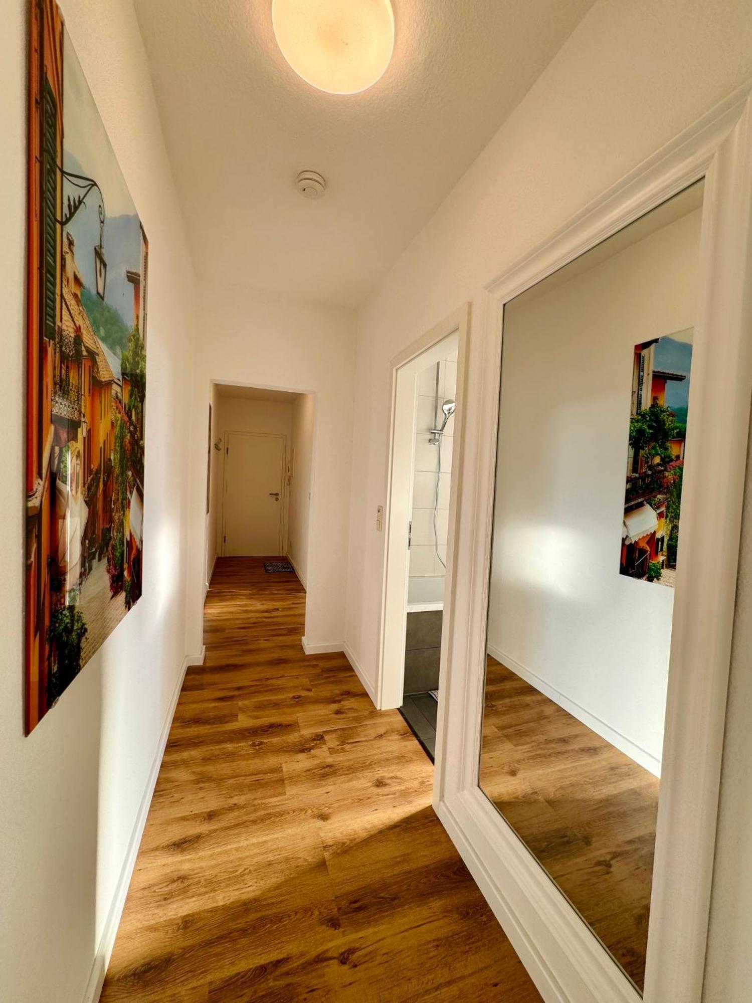 Schicke Wohnung Im Gruenen Hinterhof Schwerin  Exterior foto